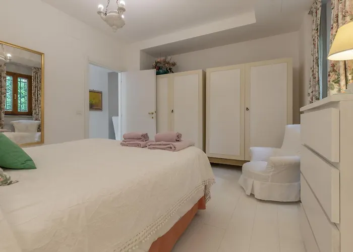 Italian Experience- La Picena Villa *